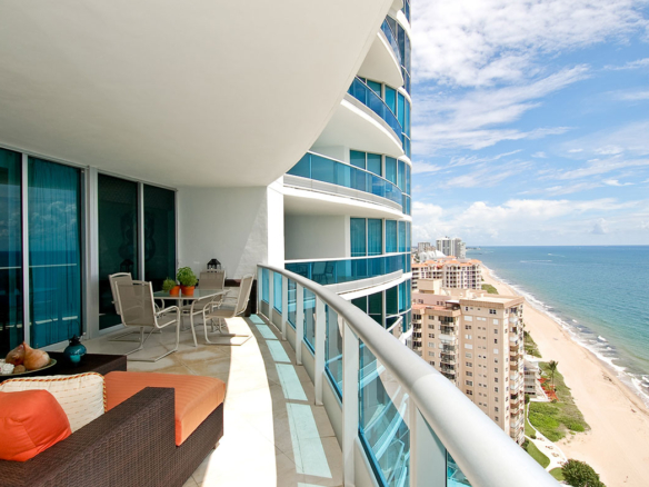 Modern apartment on the bay