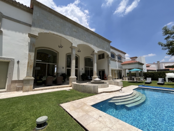 Casa en venta en San Gil, San Juan del Río, Qro. (Casa Santa María)